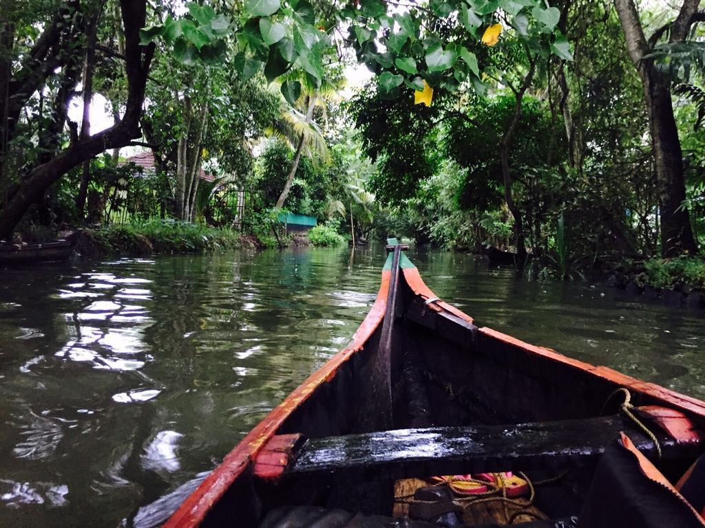 Paradise Inn Guest House Alappuzha ภายนอก รูปภาพ