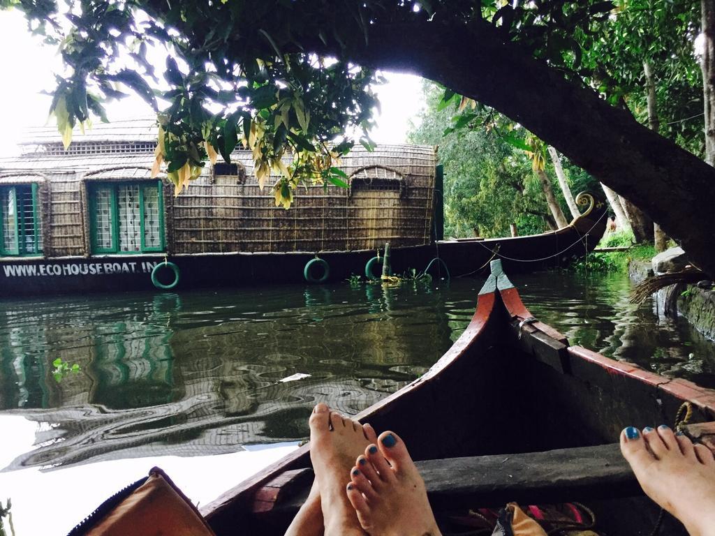 Paradise Inn Guest House Alappuzha ภายนอก รูปภาพ