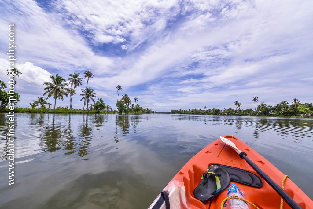 Paradise Inn Guest House Alappuzha ภายนอก รูปภาพ