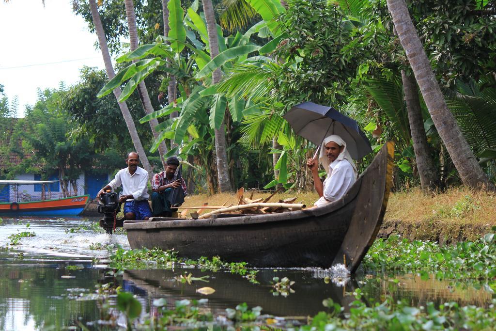 Paradise Inn Guest House Alappuzha ภายนอก รูปภาพ