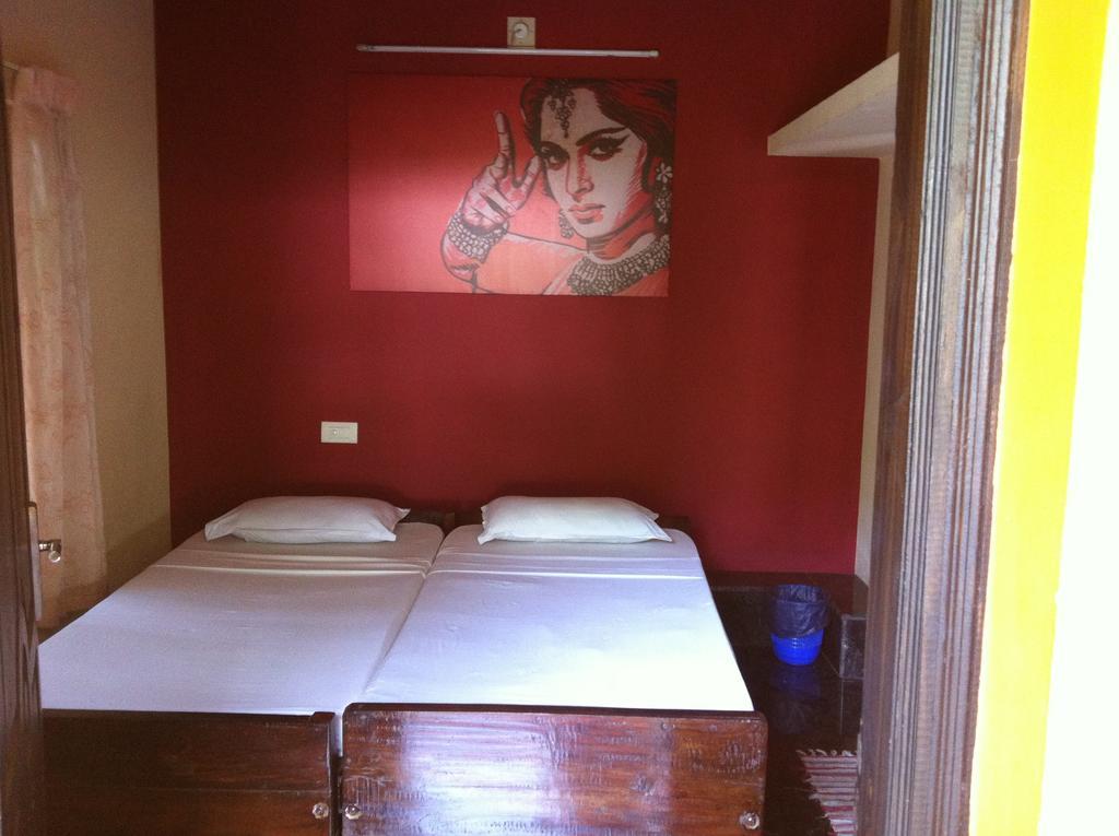 Paradise Inn Guest House Alappuzha ภายนอก รูปภาพ