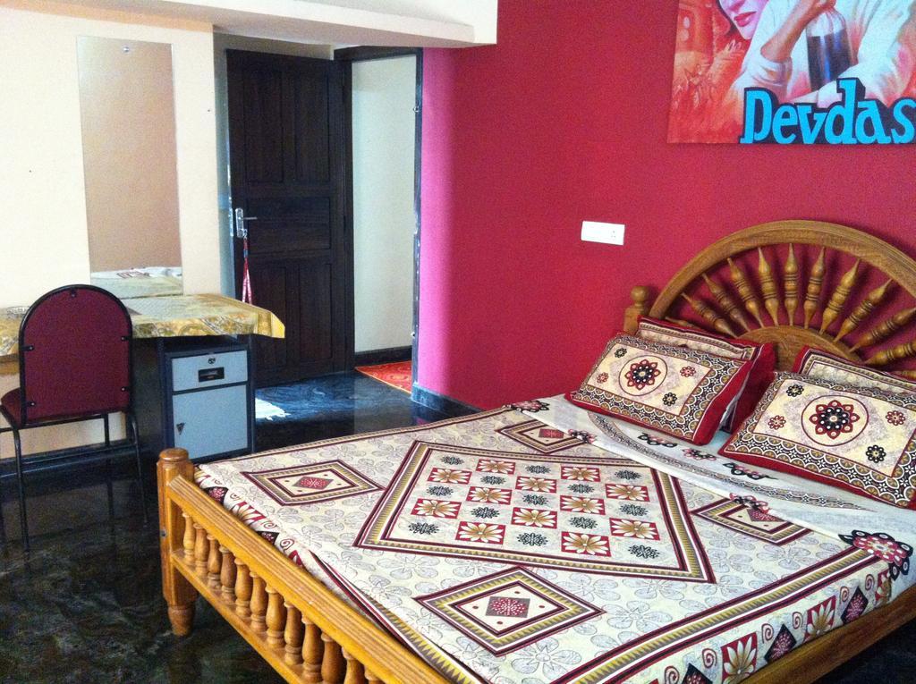 Paradise Inn Guest House Alappuzha ภายนอก รูปภาพ
